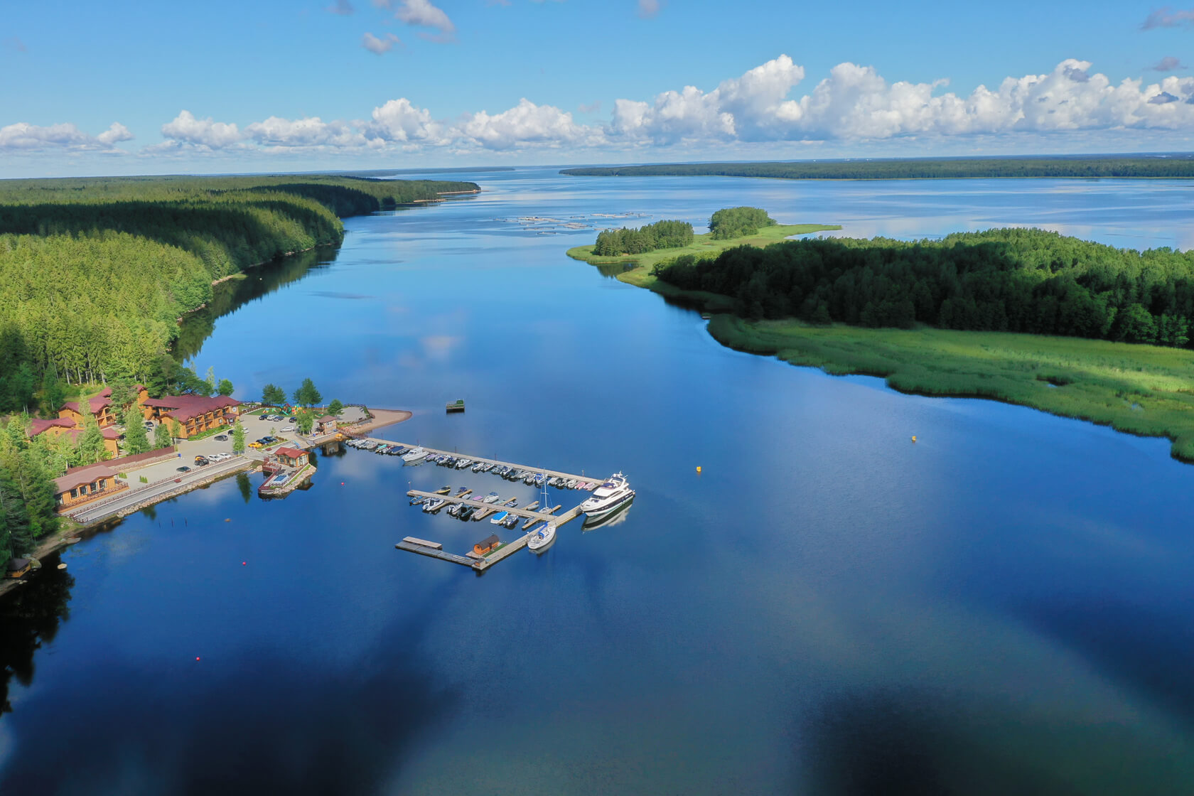фото — Загородный клуб West